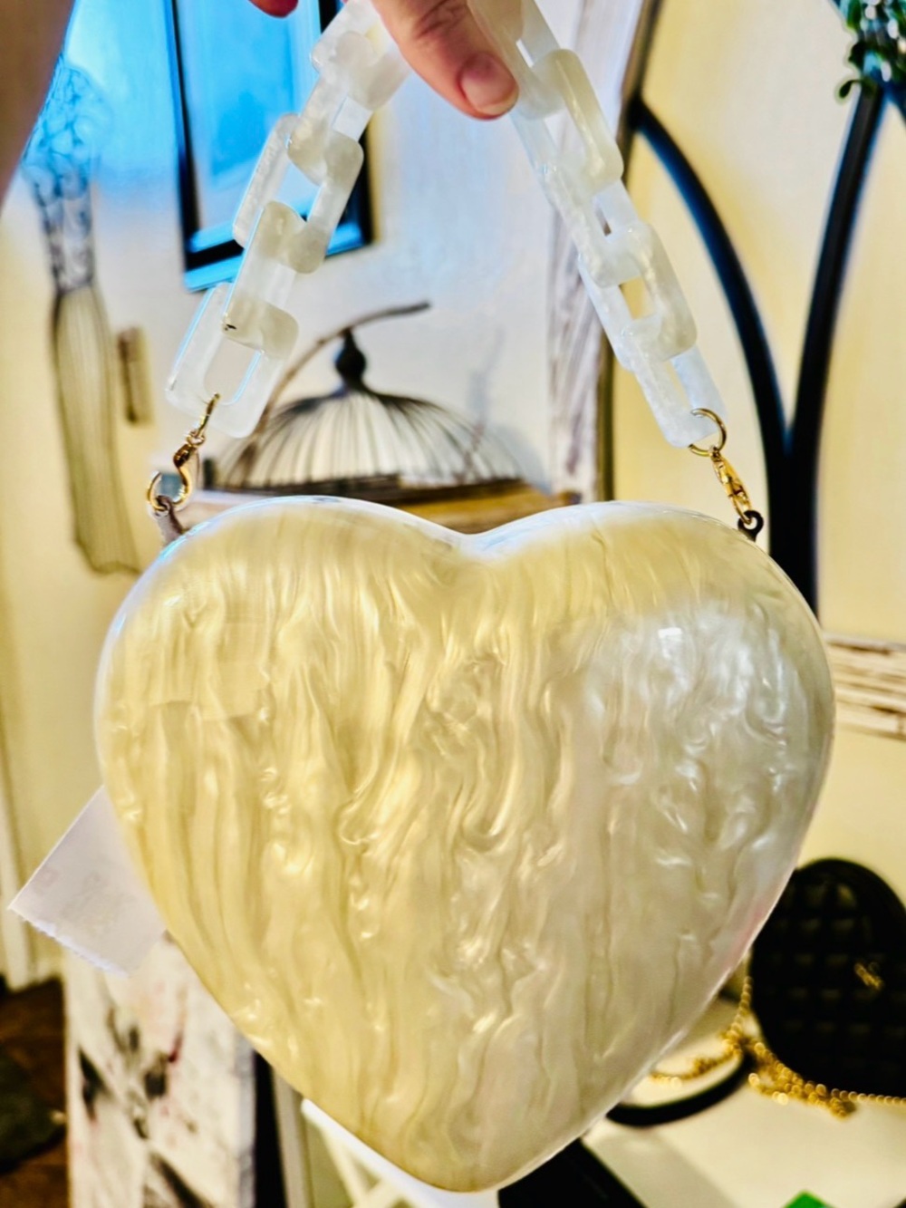 A new day Pearlescent Heart Clutch in Cream EUC